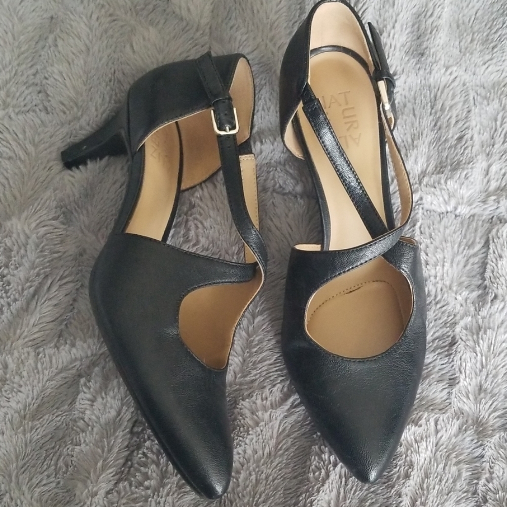 Naturalizer size 8 pumps